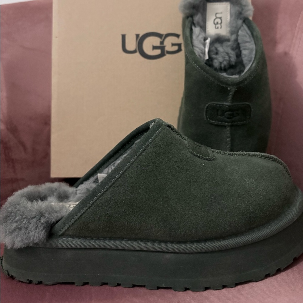 UGG Discoquette Suede Slides